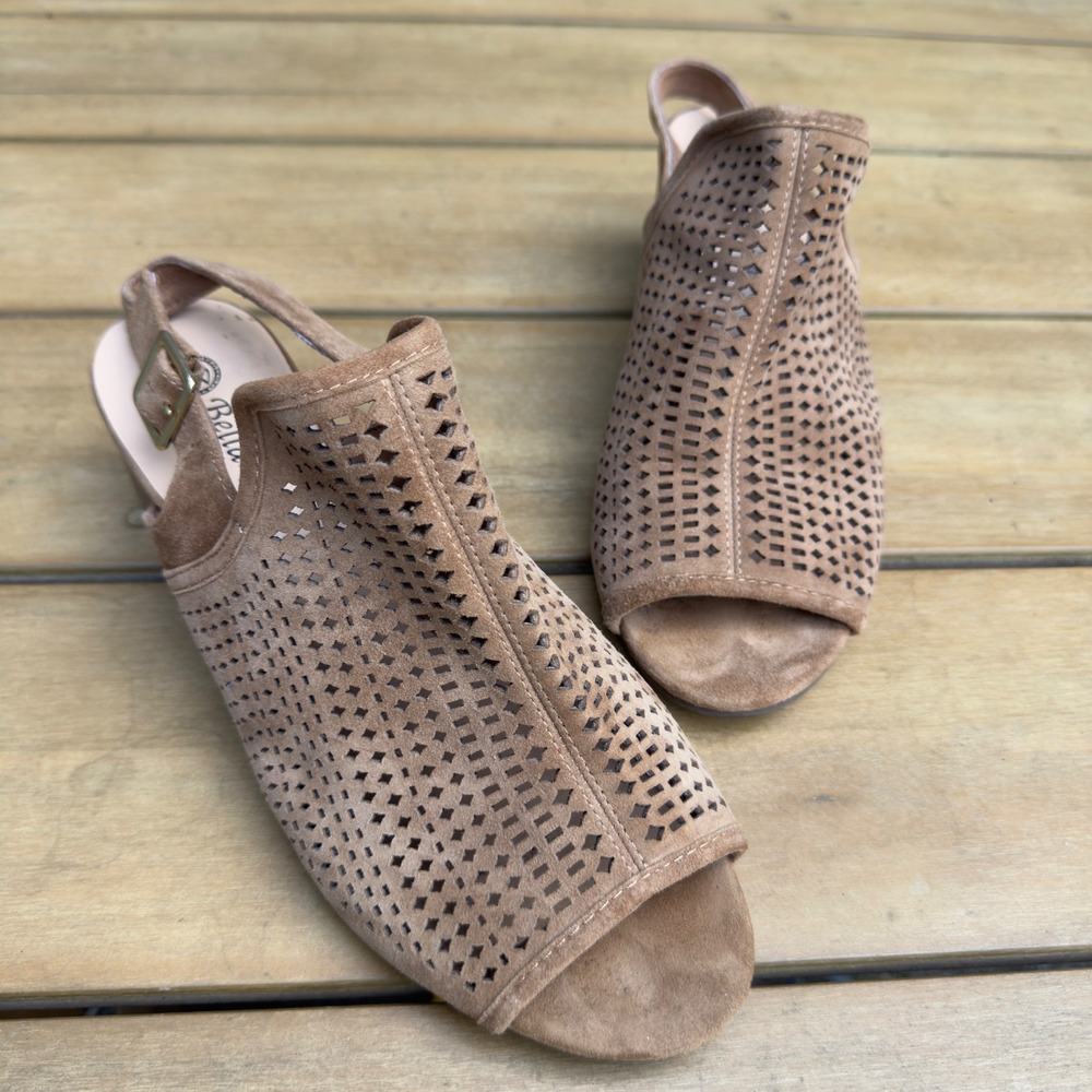 Bella Vita Emmalyn Tan Leather Perforated Block Heel Sandals Womens 9.5 WW